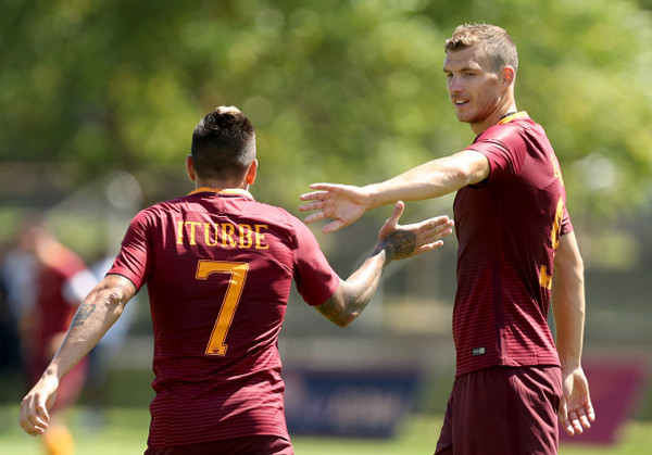 as-roma-training-session-126