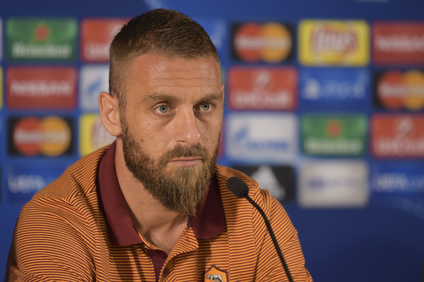 as-roma-training-session-and-press-conference-7