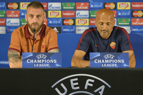 as-roma-training-session-and-press-conference-3