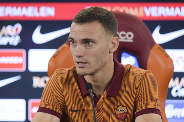 as-roma-unveils-new-signing-thomas-vermaelen-6