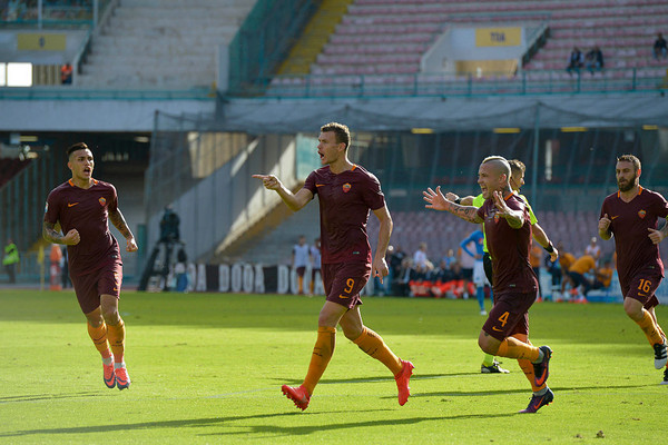 ssc-napoli-v-as-roma-serie-a-4