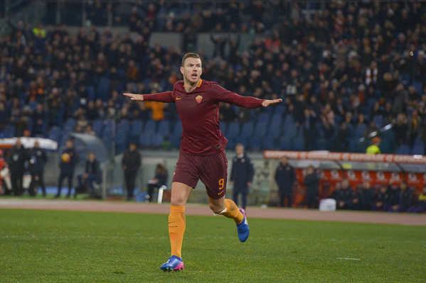 as-roma-v-acf-fiorentina-serie-a-19