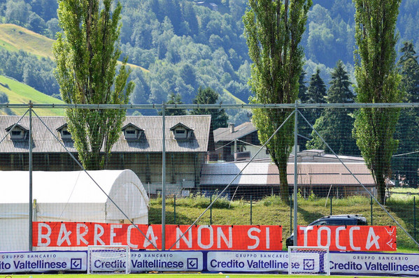 striscione-toro-barreca-non-si-tocca