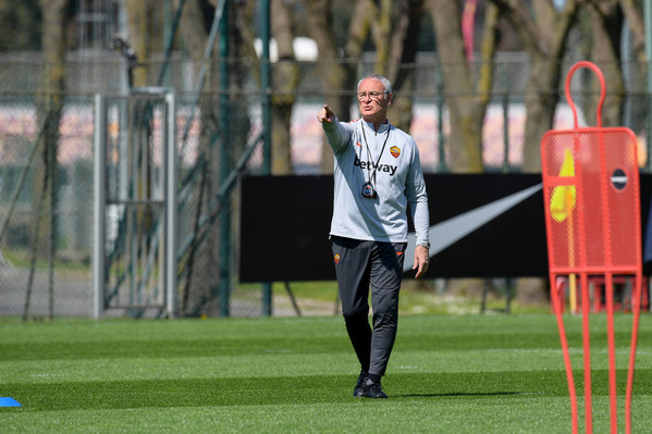 as-roma-seduta-di-allenamento-al-centro-sportivo-di-trigoria-82