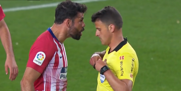 diego-costa-tras-ver-la-roja-ensenada-por-gil-manzano-en-el-barcelona-atletico-de-liga-18-19-captura-movistar