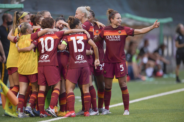 as-roma-vs-pink-bari-campionato-di-calcio-serie-a-femminile-12