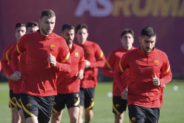 las-roma-in-allenamento-a-trigorialas-roma-in-allenamento-a-trigoria-5