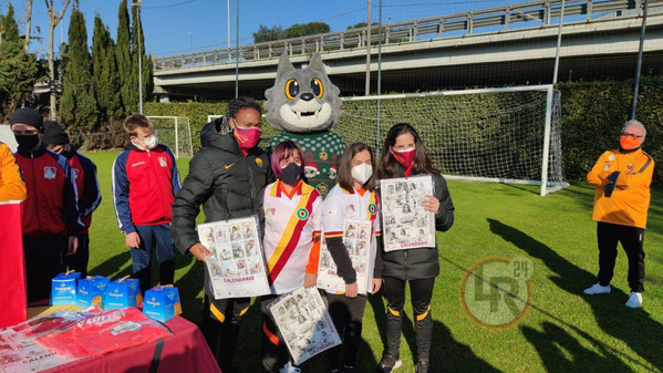 roma-femminile-con-roma-cares