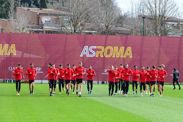 as-roma-sessione-di-allenamento-a-trigoriaas-roma-sessione-di-allenamento-a-trigoria-304