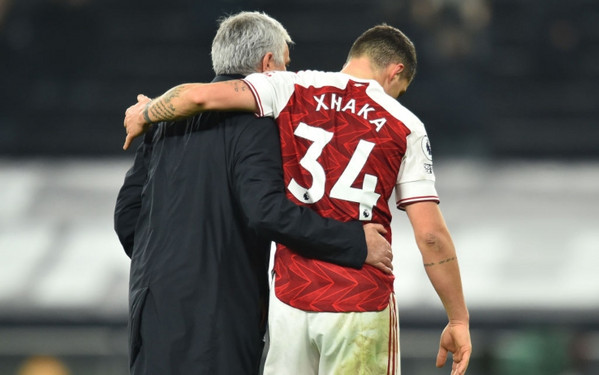 xhaka-mourinho