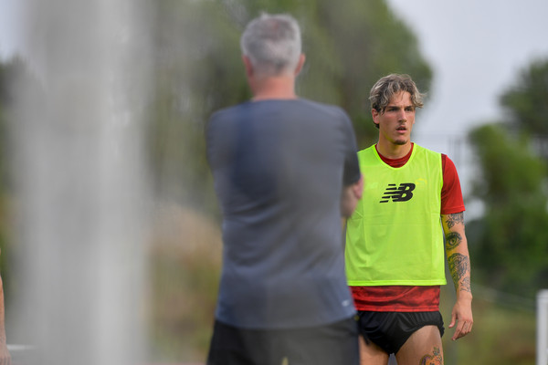 as-roma-training-session-347