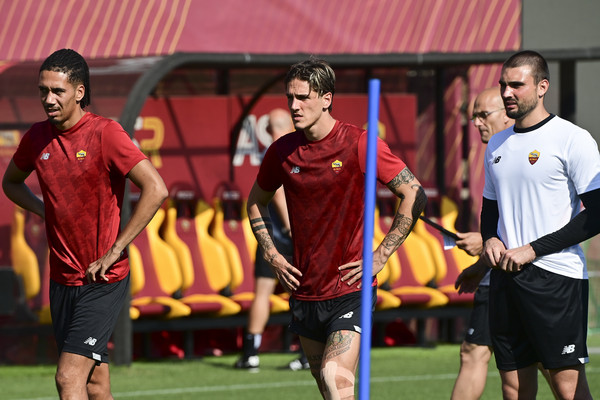 as-roma-training-session-361