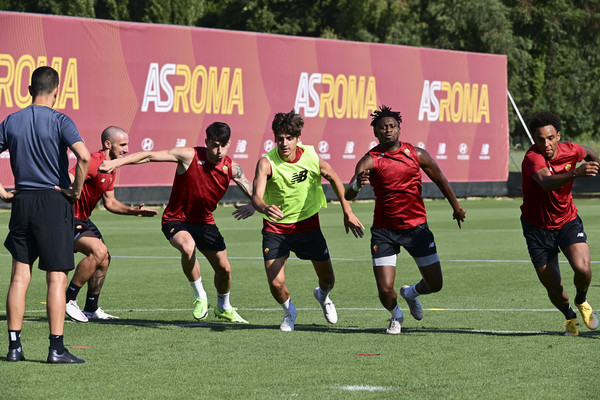 as-roma-training-session-362