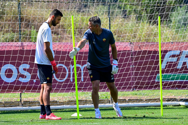 as-roma-training-session-383