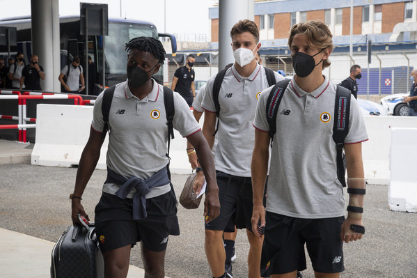 as-roma-travel-to-portugal-2