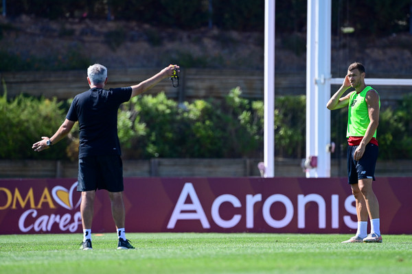 as-roma-training-session-415