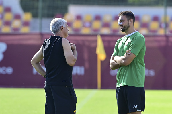as-roma-training-session-454