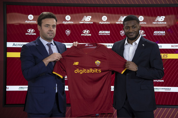as-roma-new-signing-ainsley-maitland-niles-arrival-4