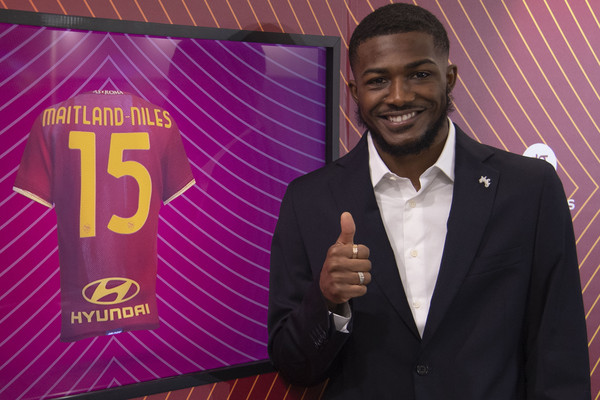 as-roma-new-signing-ainsley-maitland-niles-arrival-6