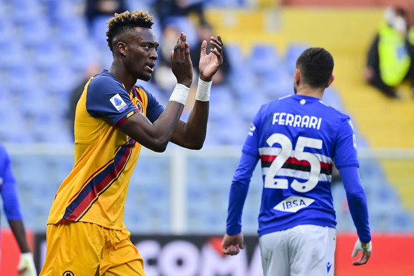 uc-sampdoria-v-as-roma-serie-a-60