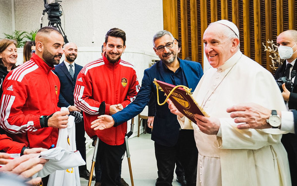 papa-roma-calcio-amputati