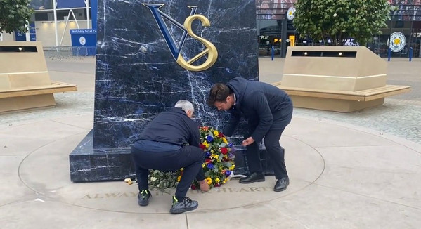 mourinho-pinto-statua-vichai-srivaddhanaprabha