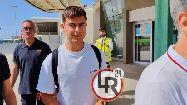 dybala-uscita-aeroporto