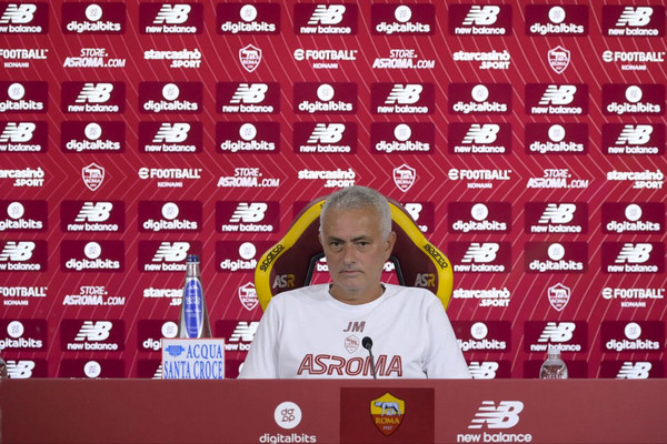 mourinho-conferenza-stampa-trigoria