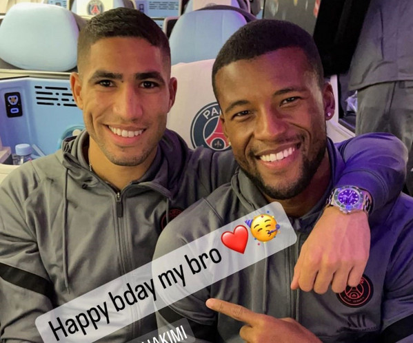 wijnaldum-auguri-hakimi-tagliata