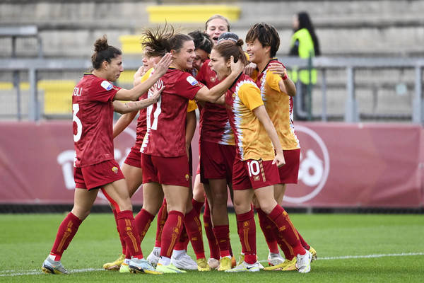 roma-femminile-juve-gol-exultation