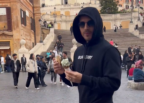 paredes-gelato-piazza-di-spagna