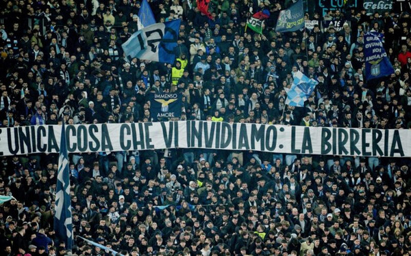 striscione-lazio-bayern