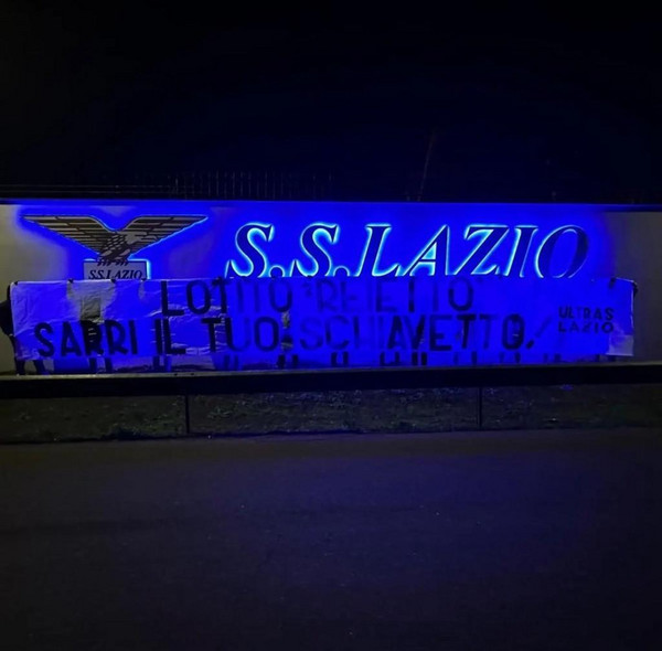 striscione-lazio-lotito-sarri