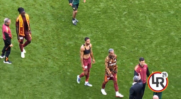 everton-roma-wesley-kone-sciarpa