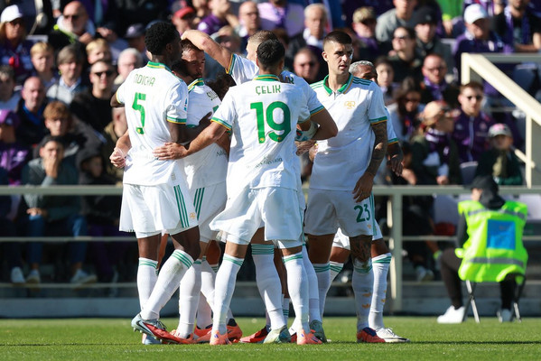 fiorentina-roma-esultanza-squadra-3